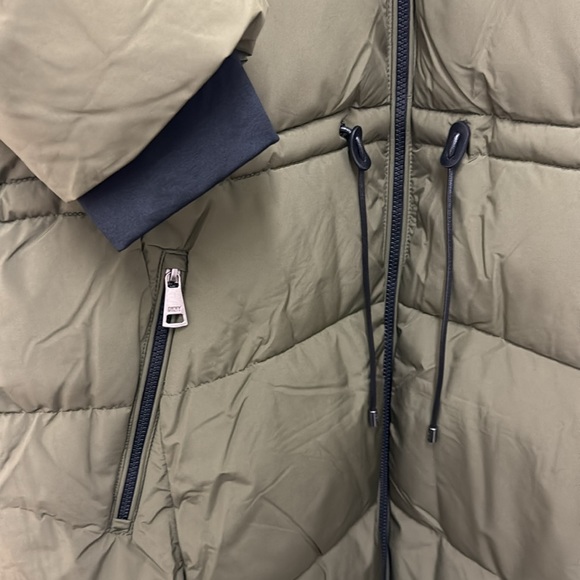 NWT DKNY Ladies’ Puffer Jacket - Picture 5 of 11